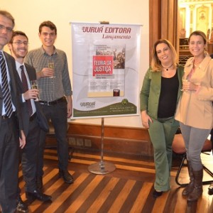 Equipe da MSA Advogados prestigiando o lançamento do livro sobre Teoria da Justiça